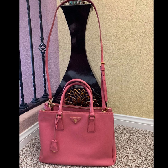 🚫SOLD🚫Auth, pre-owned PRADA SAFFIANO Bag - Picture 2 of 8